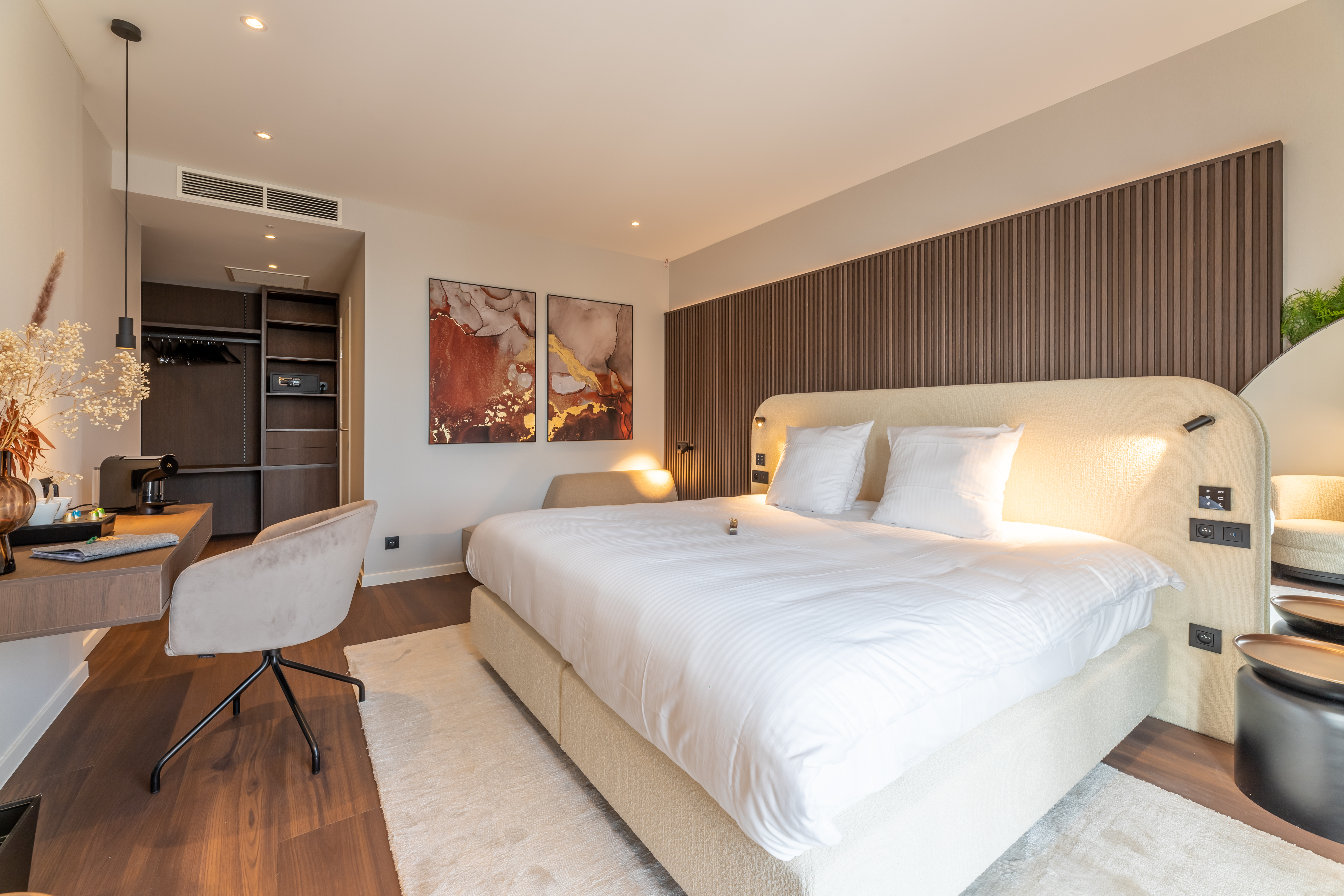 Flex71_TheCornr_IMG_7003-HDR.jpg Junior suite Gustave 1